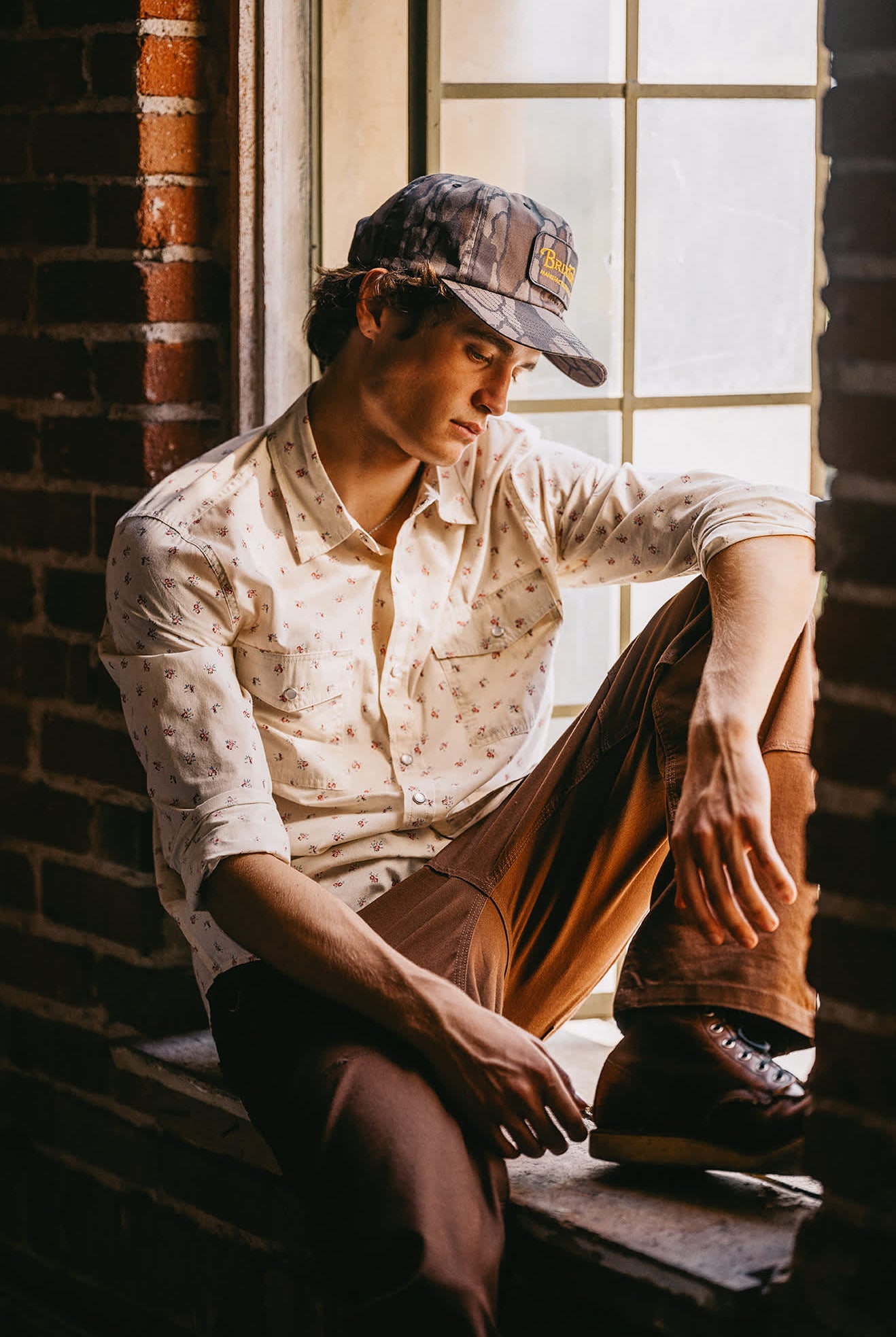 Unisex Grade Snapback in the color Bark Camo - Men's Lifestyle image