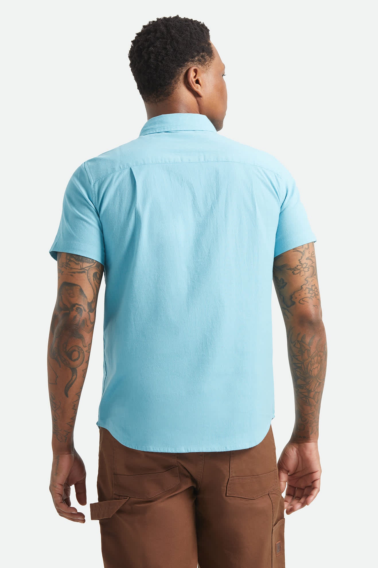 Men's Sanford Oxford Short Sleeve Shirt in the color Blue Aura - Men's Back View