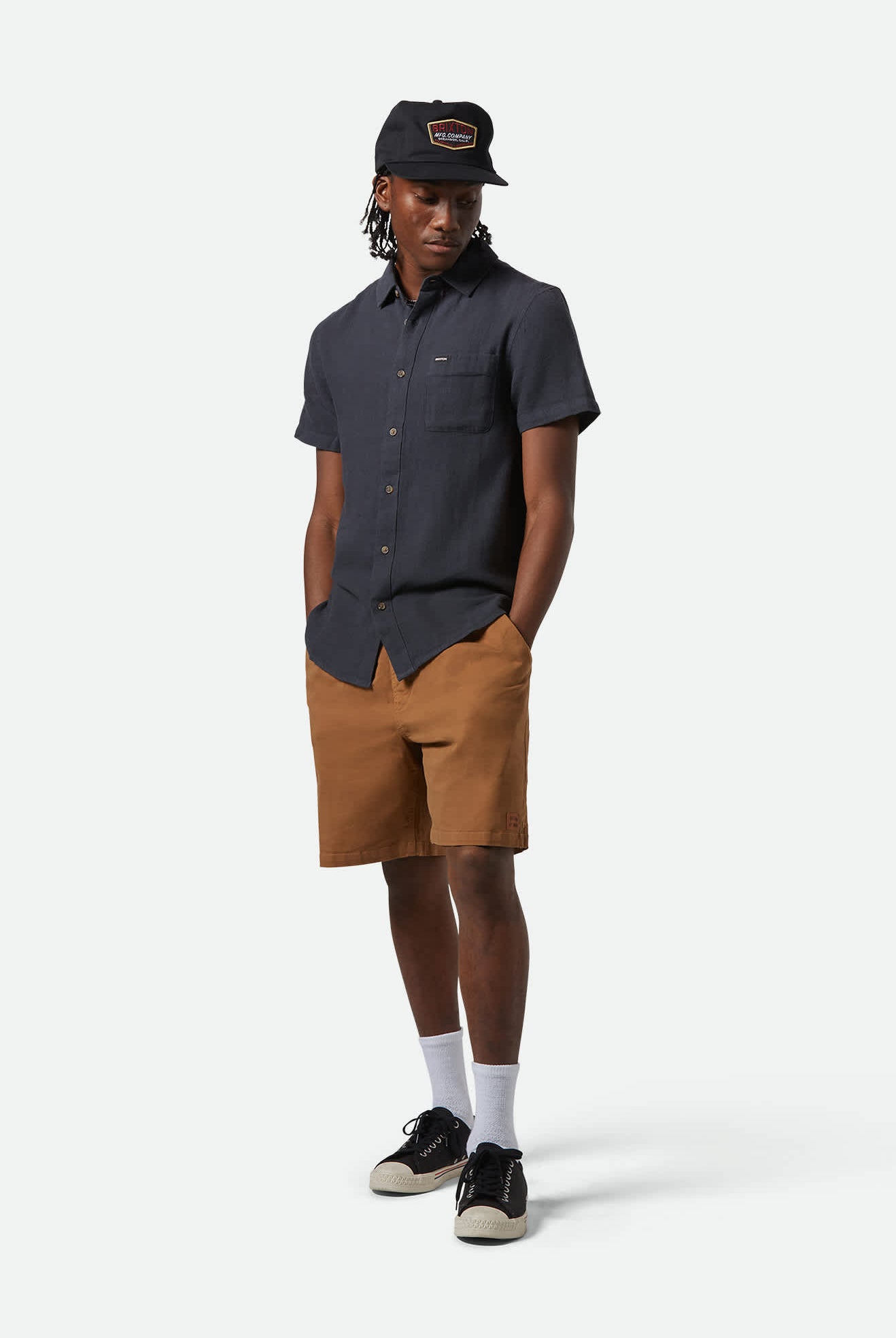 Men's Charter Organic Cotton Linen Blend S/S Shirt in the color Washed Black - Men's Side View