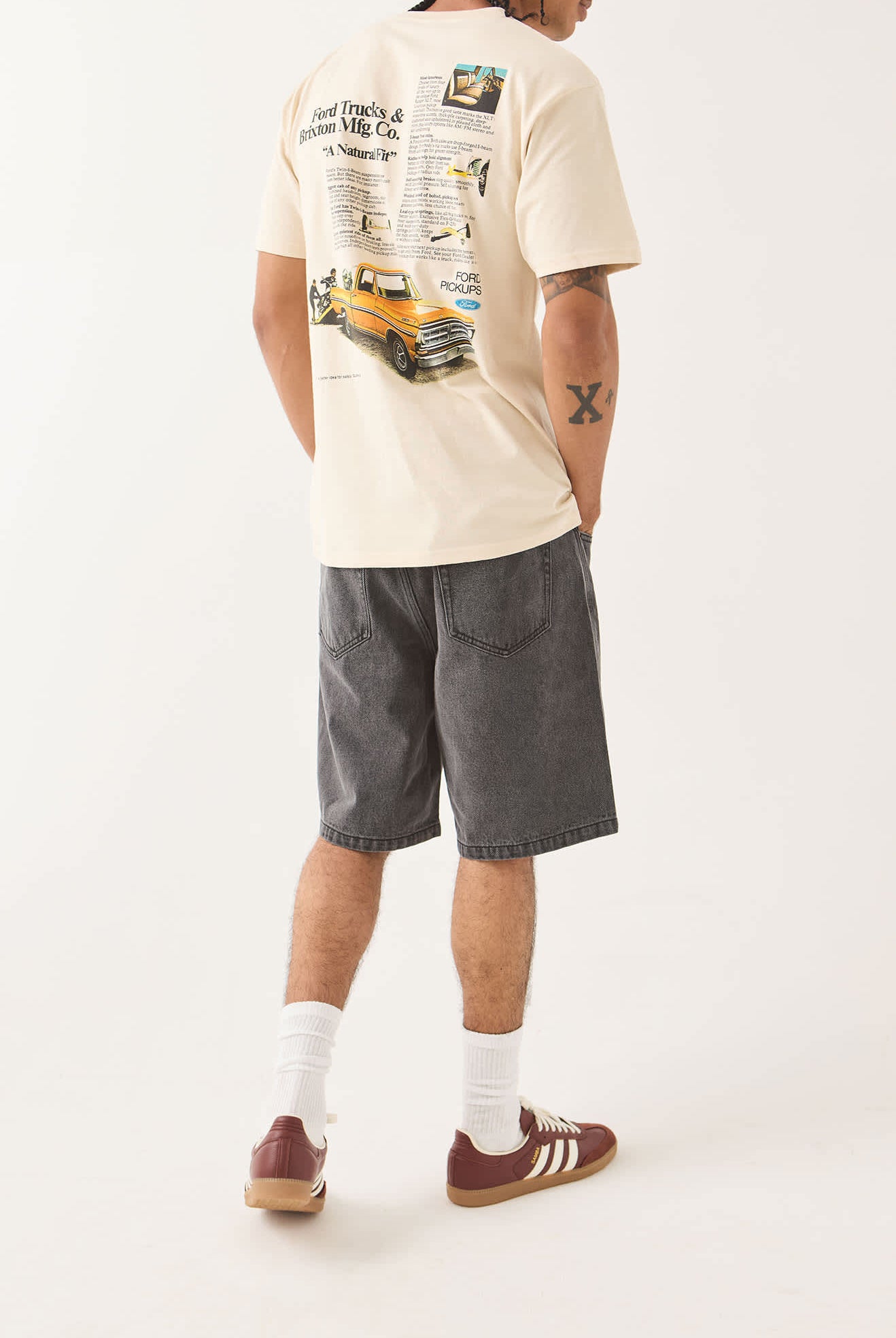 Men's Brixton Relaxed Short in the color Washed Black Denim - Additional Fit image