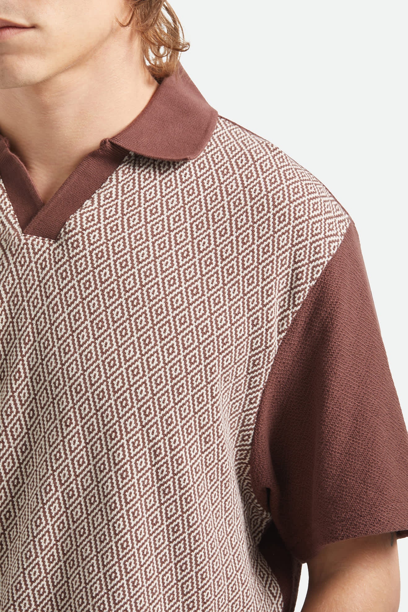 Men's Theo Jacquard Short Sleeve Polo in the color Chocolate/Off White - Additional Fit image