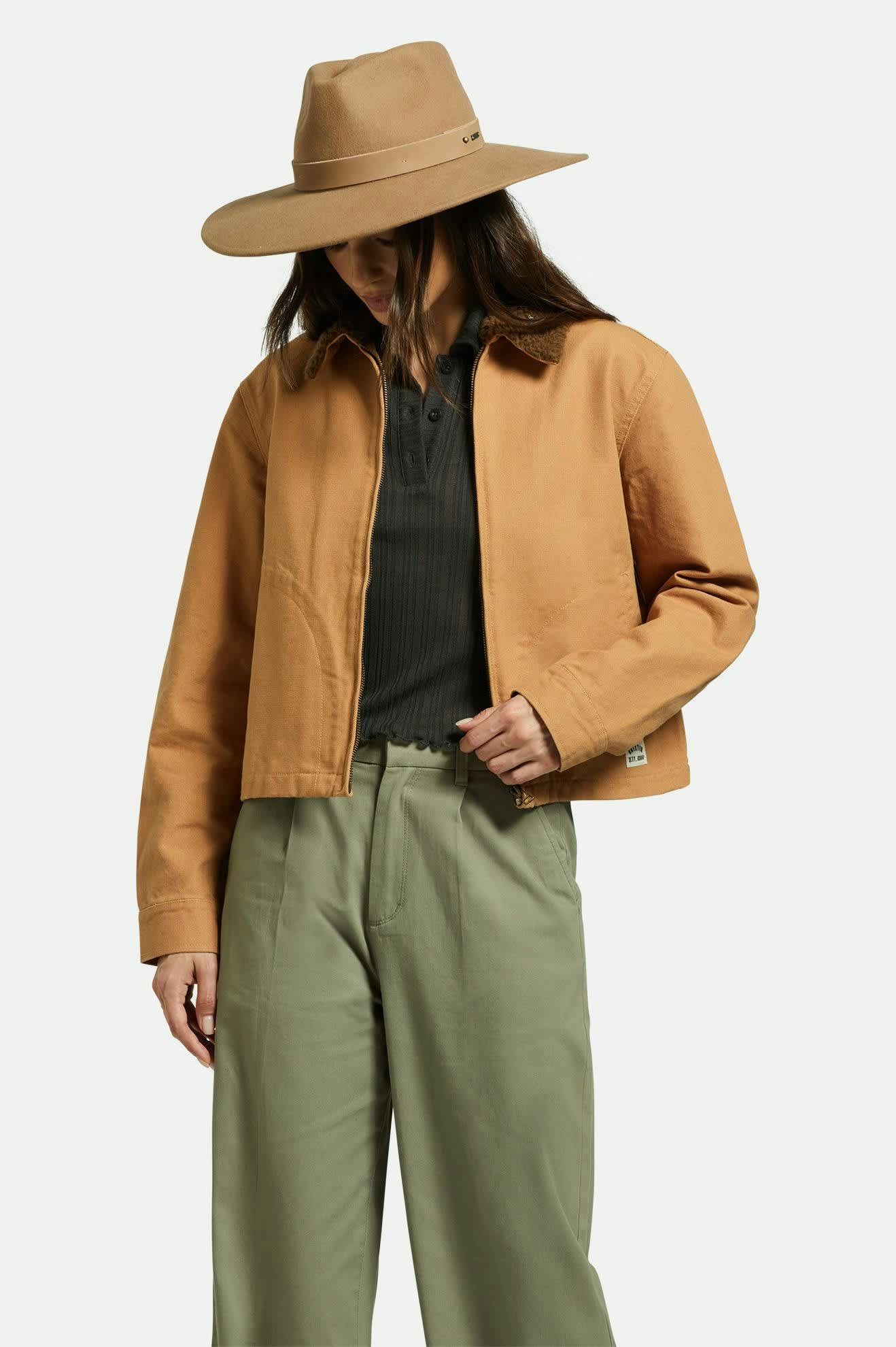 Women's Eleanor Felt Packable Hat in the color Macadamia - Additional Fit View