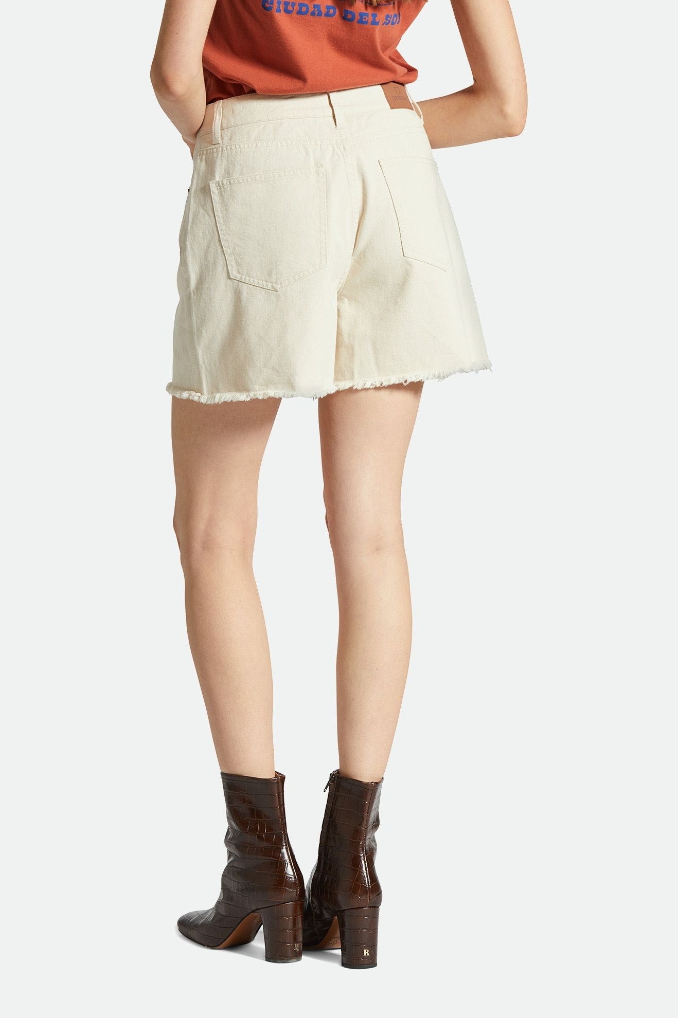 Women's Fit, Back View | Lomas Short - Natural