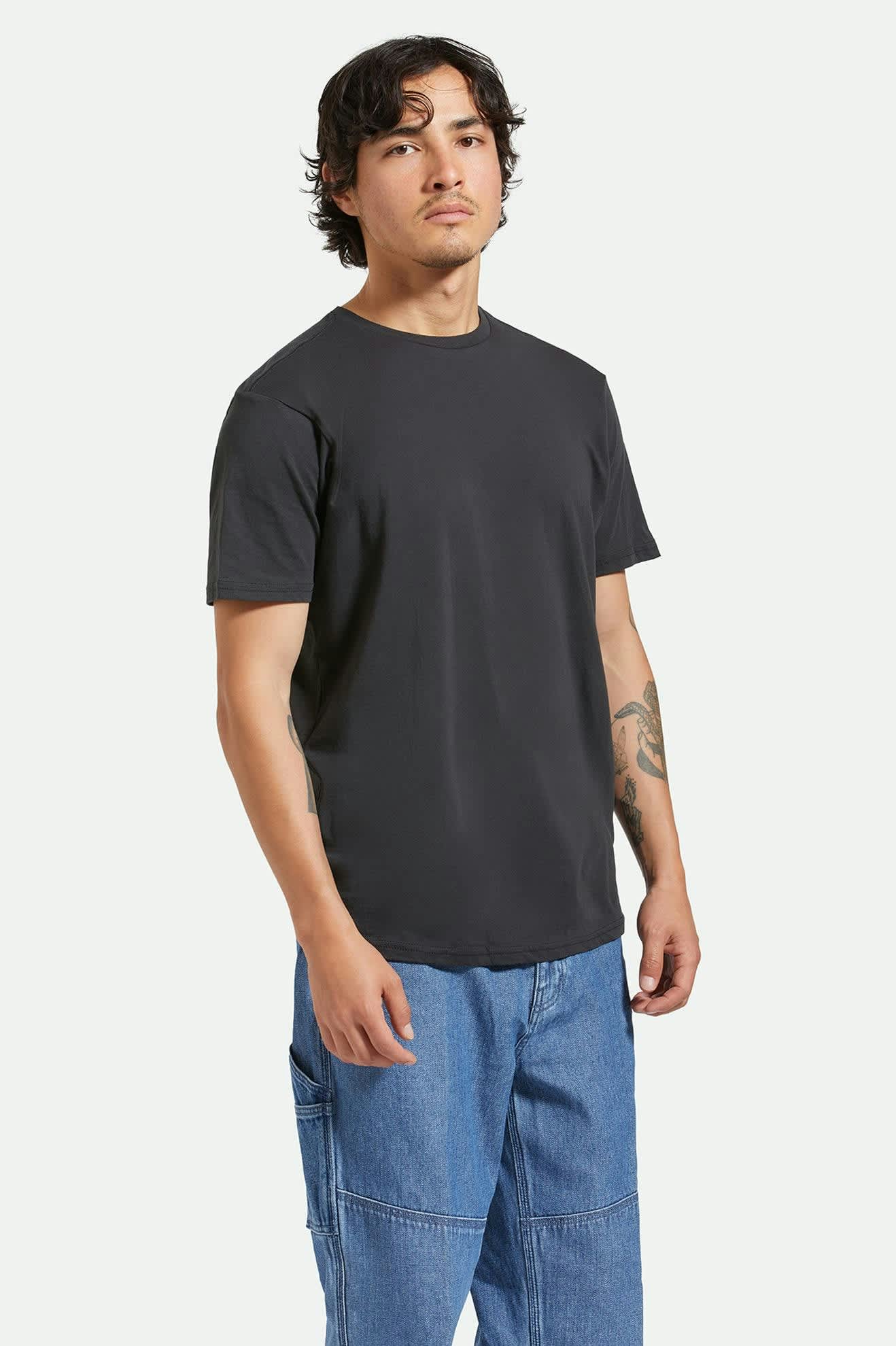 Unisex Vintage Reserve S/S Pocket T-Shirt in the color Black Sol Wash - Men's Front View