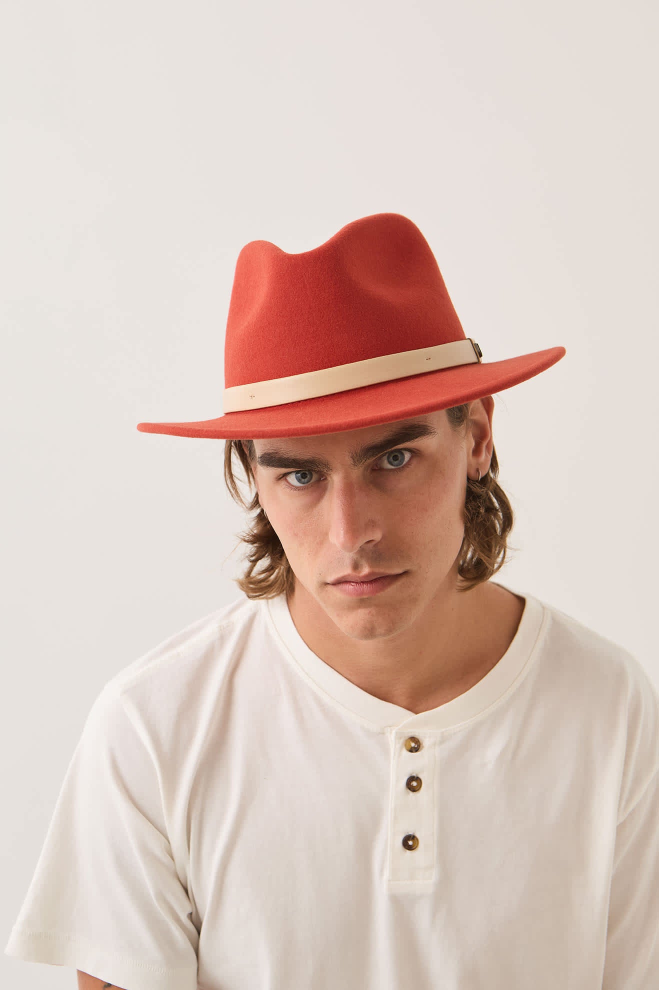 Unisex Messer Fedora in the color Red Earth/Wax Paper - Men's Front View